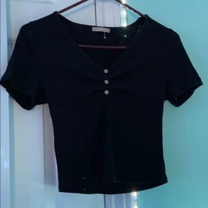 Cropped black shirt. New